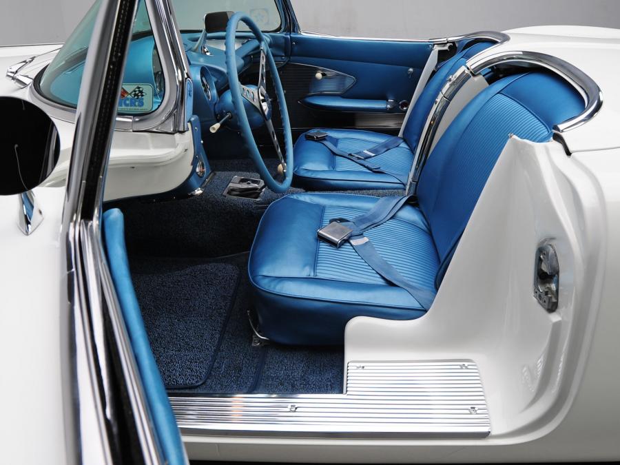 Интерьер Chevrolet Corvette (0800-67) 1961 года  (фото 38 из 47)